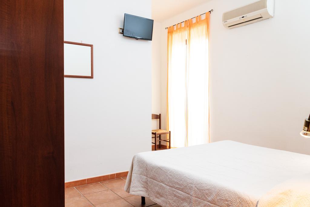 La Mezzanella Guesthouse Porto Torres Pokój zdjęcie