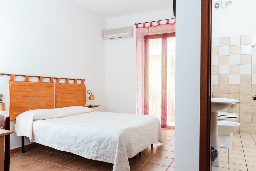 La Mezzanella Guesthouse Porto Torres Pokój zdjęcie